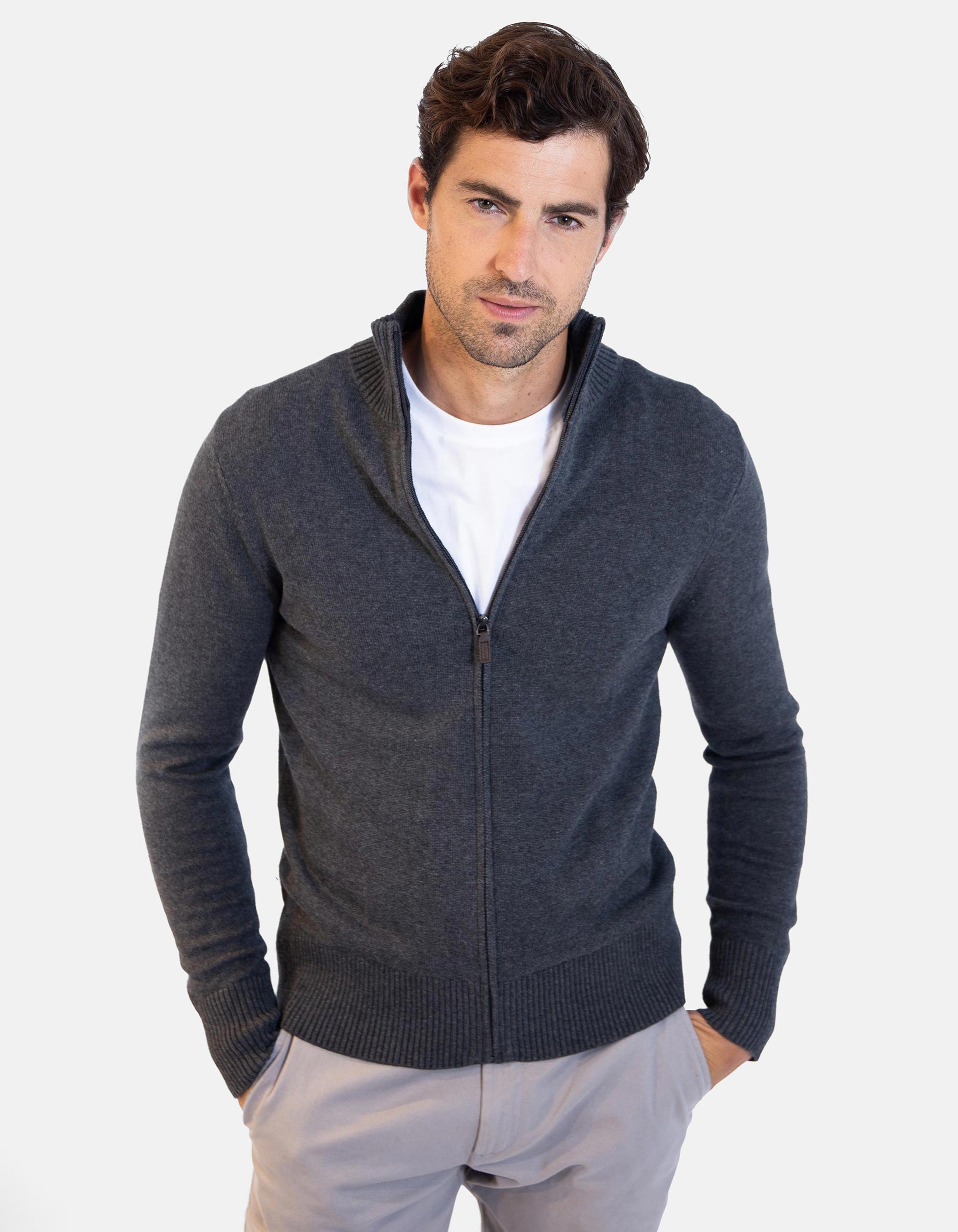 Chaqueta cuello alto con cremallera