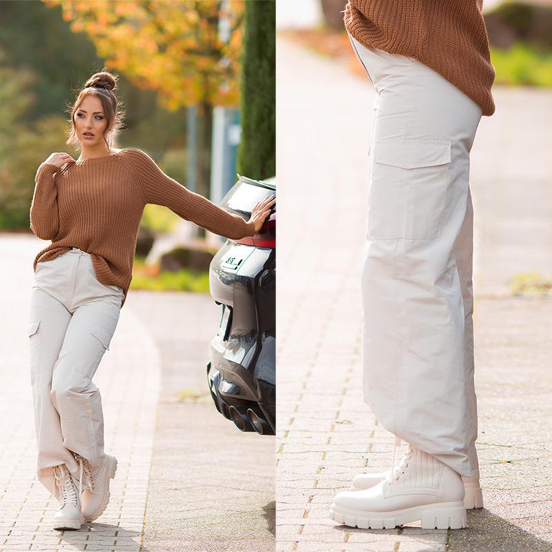 Pantalón amplio cargo de moda beige