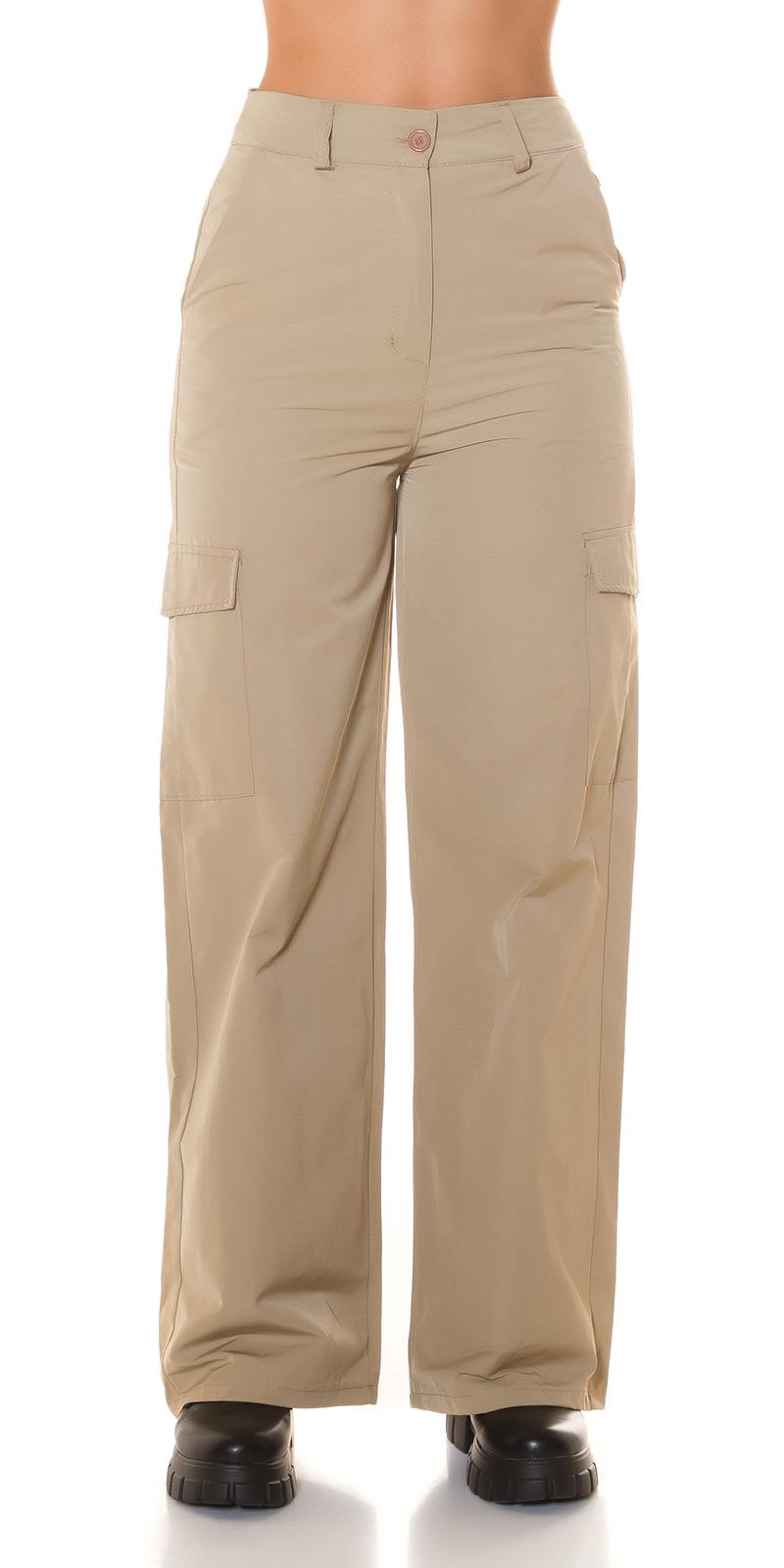 Pantalón estilo cargo de moda capuchino