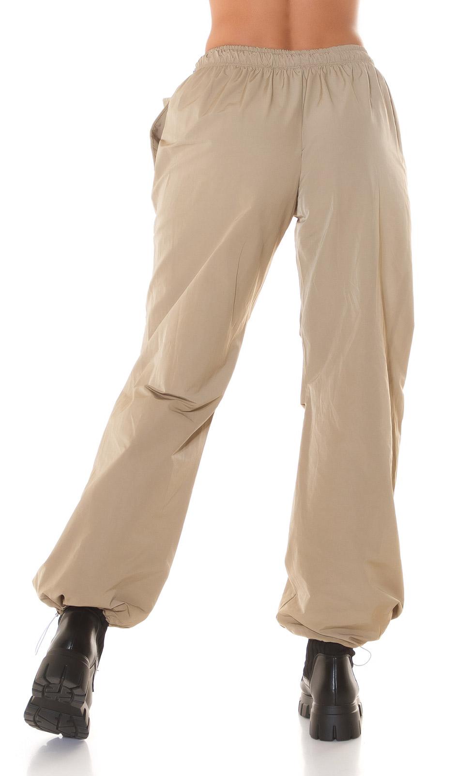 Pantalón urbano de mujer capuchino