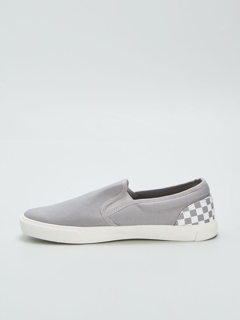 Zapatillas 'slip-on' con detalle - GRIS