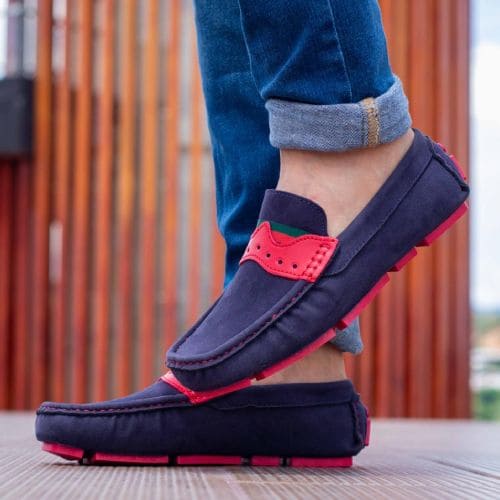 Zapatos mocasín en gamuza para hombre.